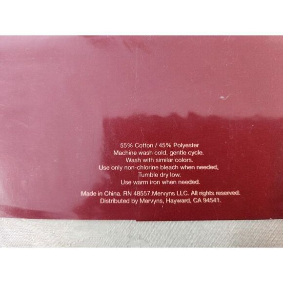 Village Square Set of 4 Cloth Holiday Ivory Floral Print Napkins 17" X 17" New - Picture 4 of 6